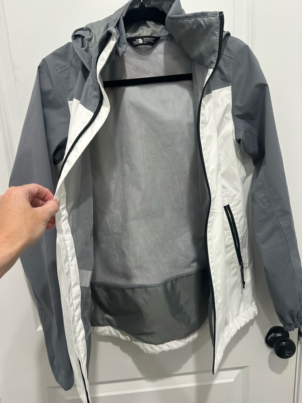 The North Face Resolve Dryvent Women’s Two-Tone Hooded Jacket - White & Gray - Picture 5 of 8